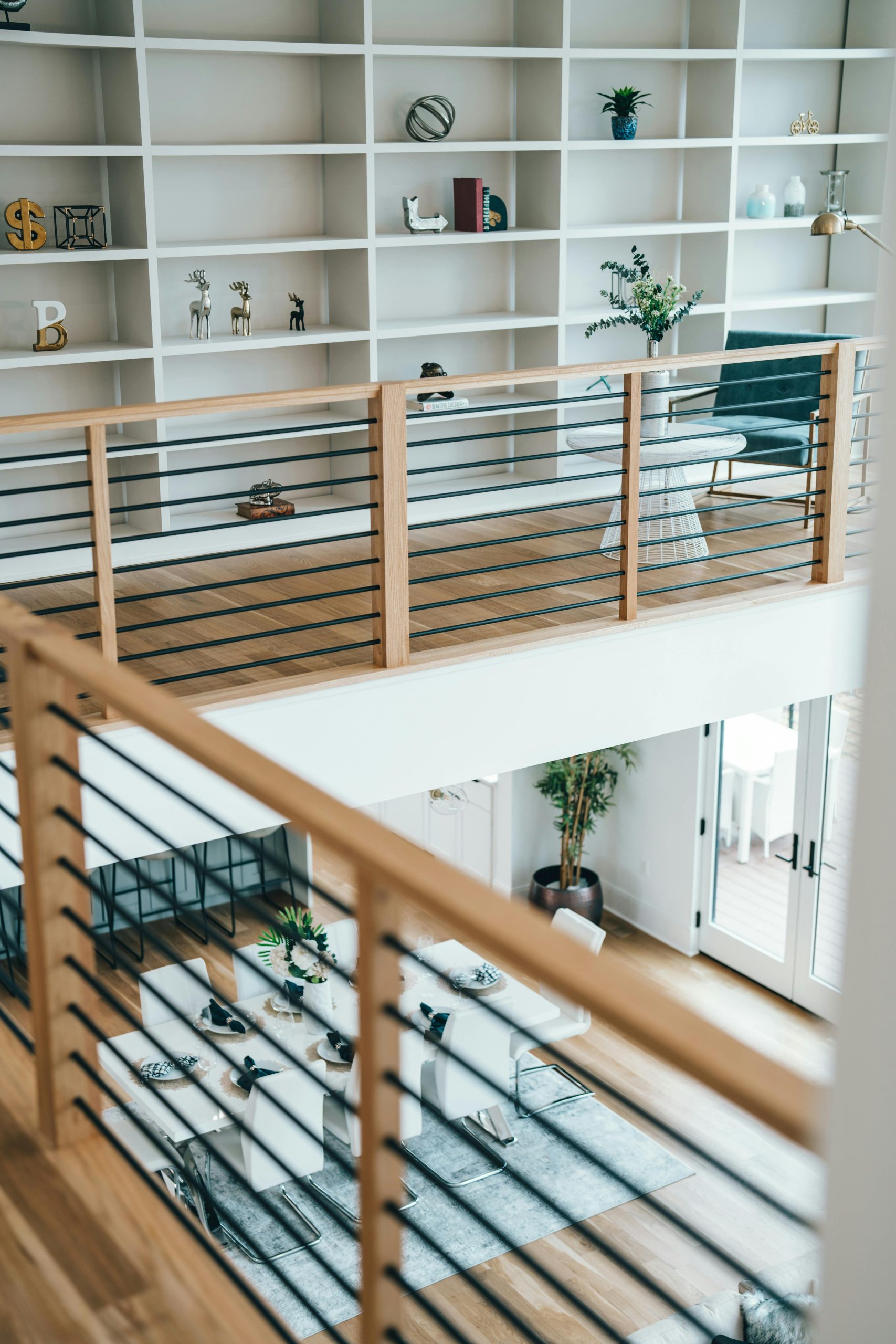 Aménagement efficace d'une mezzanine à 2m80