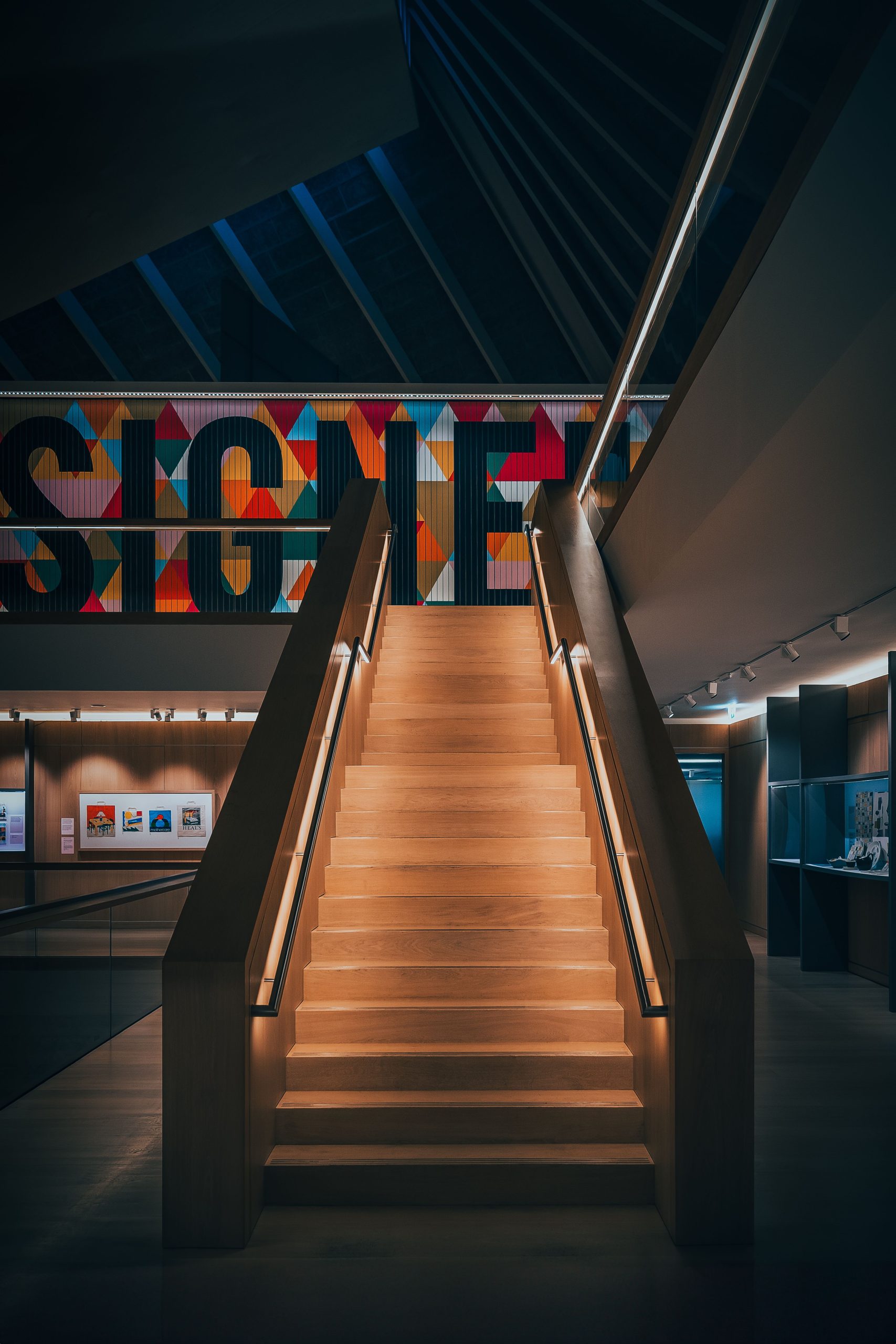 Guide de pose papier peint escalier