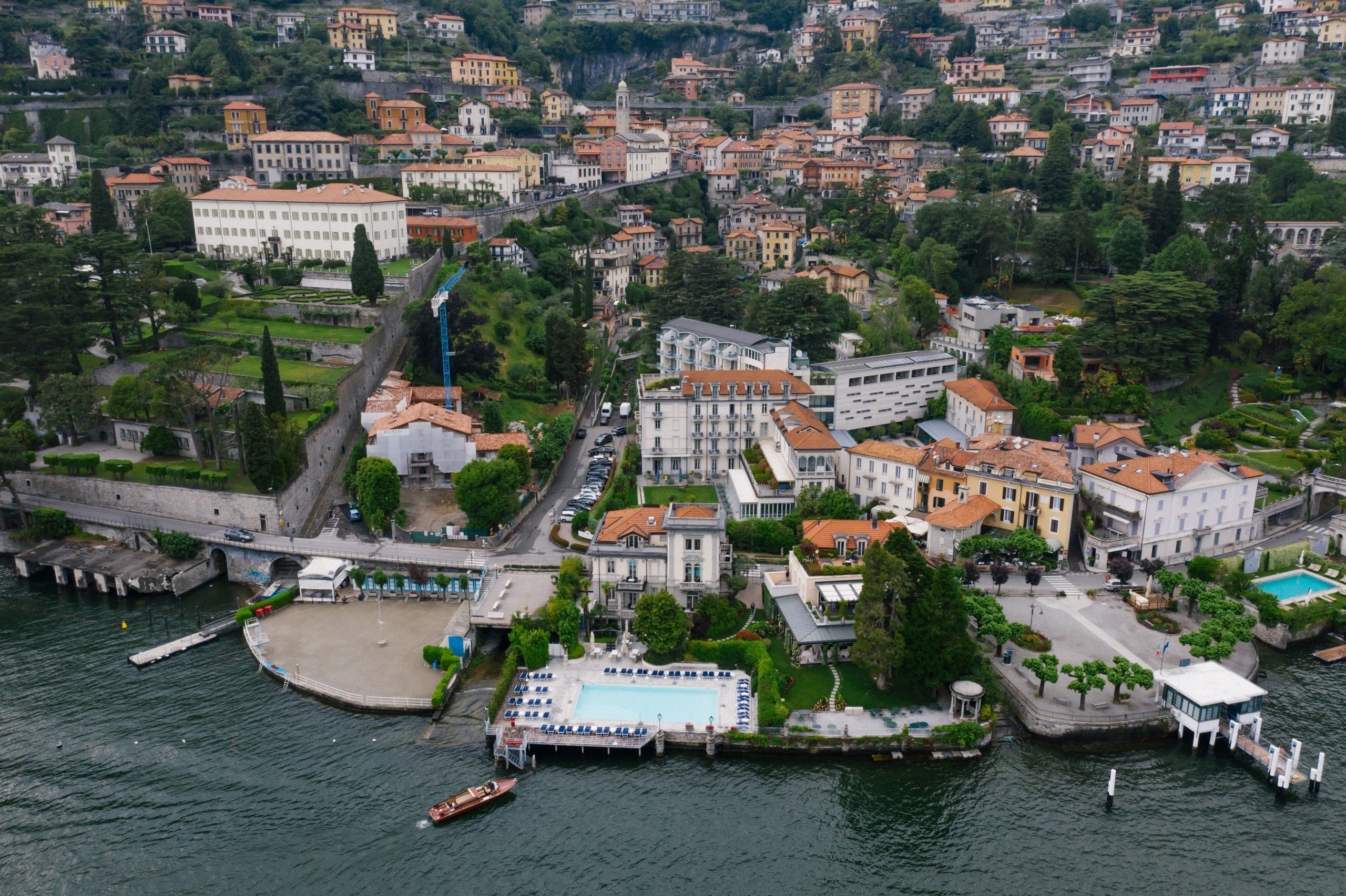 Vue aérienne de villas pittoresques au lac Côme Italie