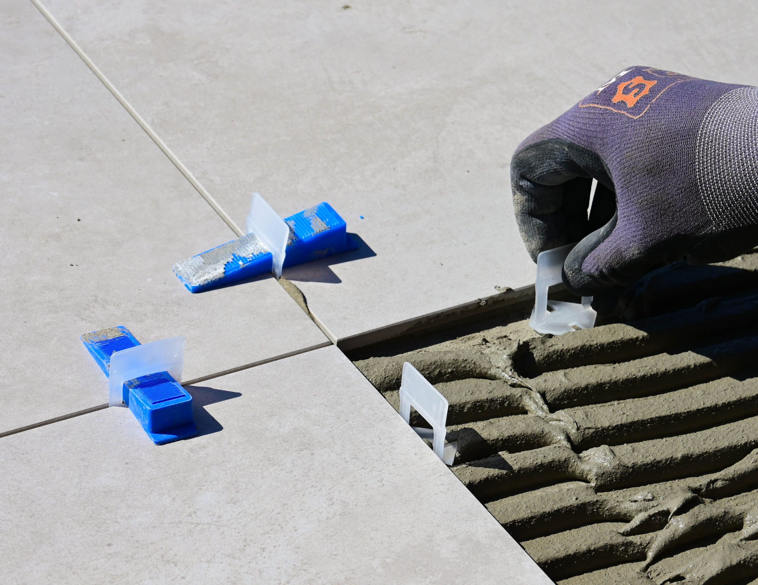 Installation professionnelle carrelage espaceurs niveaux